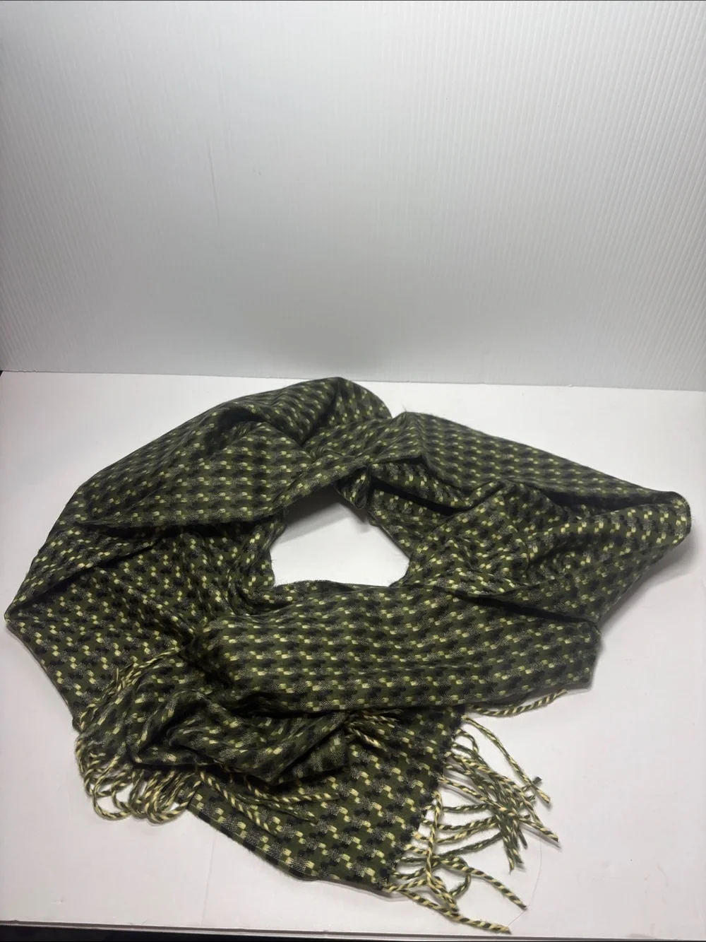 100% Cashmere Green Plaid Fringe Scottish Scarf CV